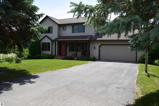 4947 Buckhorn Dr, Traverse City, MI 49684
