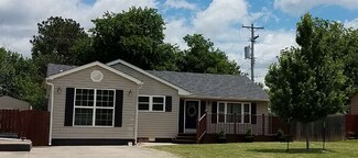 1404 N 8th St, Perry, OK 73077