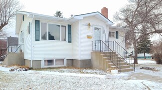 301 12th Ave SW, Mandan, ND 58554