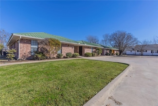 1904 S 18th St, Waco, TX 76706