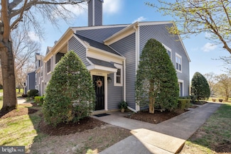 13689 Orchard Dr Unit 3689, Clifton, VA 20124