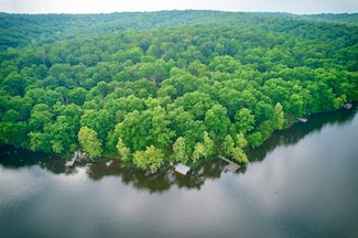 000 Robin Hood Ln, Hardy, AR 72542