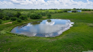 8569 County Road 401, Floresville, TX 78114