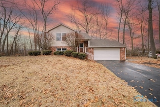 310 Oak Hill Ct, Holland, OH 43528