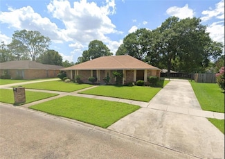 13645 Ridgeview Dr, Baton Rouge, LA 70817