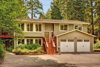 18719 Ballinger Way NE, Lake Forest Park, WA 98155