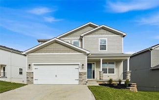 708 SW Glenn Cir, Raymore, MO 64083