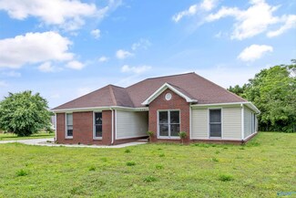 116 Clear Creek Dr, New Market, AL 35761