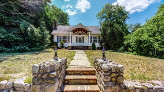 25 Milford St, Medway, MA 02053