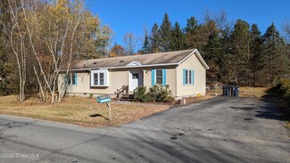 26 Wintergreen Rd, Queensbury, NY 12804