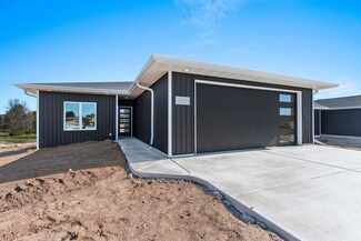 4001 Antwerp Ave Unit 32, Howard, WI 54313