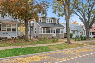 745 Oakdale Ave, Saint Paul, MN 55107