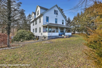 307 Vineyard Ave, Highland, NY 12528