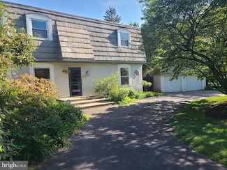 302 Old Lancaster Rd, Devon, PA 19333