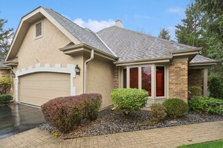 30 Pine Tree Ln, Burr Ridge, IL 60527