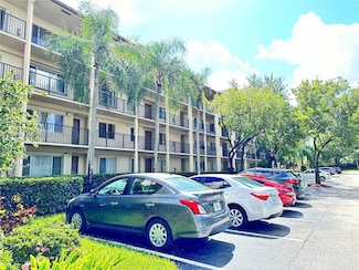1301 SW 142nd Ave Unit 111H, Pembroke Pines, FL 33027