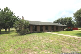2084 County Road 421, Stockdale, TX 78160