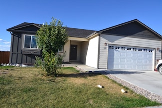402 Apricot St, Cheyenne, WY 82007