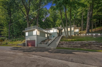 651 W Baldwin Lake Dr, Greenville, MI 48838