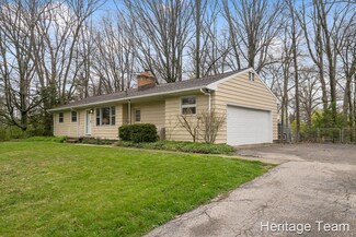 1343 Blossom St SE, Grand Rapids, MI 49508