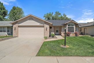 8520 W Willowcourt Dr, Garden City, ID 83714
