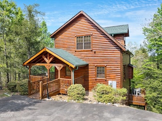 1274 Serenity Ln, Sevierville, TN 37876