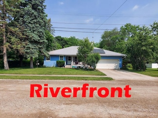 32538 Woodbrook Dr, Wayne, MI 48184