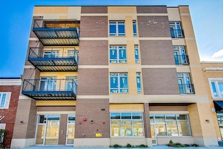 715 South Blvd Unit 404, Oak Park, IL 60302