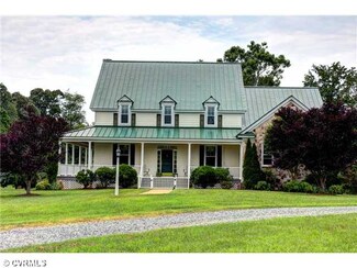 453 Ampthill Rd, Cartersville, VA 23027