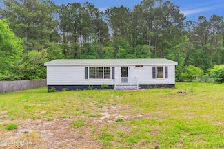 115 Grassy Meadow Dr, Richlands, NC 28574