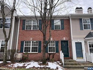 2125 Gunston Ct, Mahwah, NJ 07430