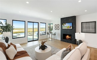 237 Canal St, Newport Beach, CA 92663