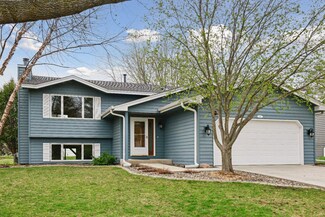 1481 Heron Dr, Chanhassen, MN 55317