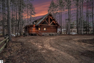 12294 Crystal Mountain Dr, Thompsonville, MI 49683