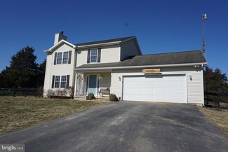 227 Choirloft Dr, Bunker Hill, WV 25413