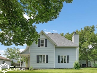 717 Franklin St, Wapello, IA 52653