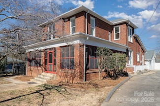 414 W Harvie Ave, Gastonia, NC 28052