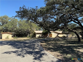 3290 River Oaks Dr, New Braunfels, TX 78132