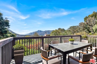 20948 Waveview Dr, Topanga, CA 90290