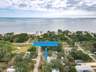 114 California St, Carrabelle, FL 32322
