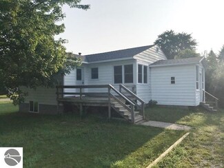 804 E Arcada St, Ithaca, MI 48847