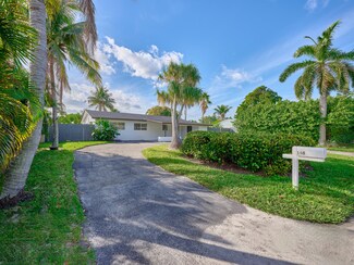168 SE 27th Place, Boynton Beach, FL 33435
