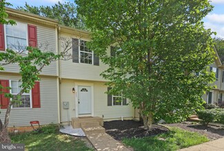 205 Stafford Mews Ln, Stafford, VA 22556