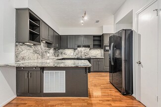 401 Anita St Unit 30, Houston, TX 77006