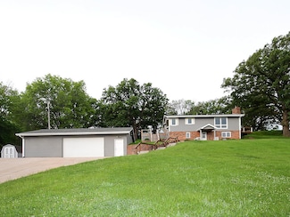22327 Three Bridge Rd, Council Bluffs, IA 51503