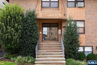 20 W Harriet Ave Unit 2, Palisades Park, NJ 07650
