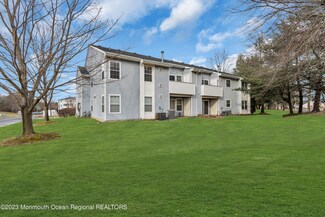 8 Jockey Ln, Tinton Falls, NJ 07753