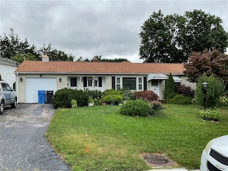 19 Leawood Dr, Cranston, RI 02920