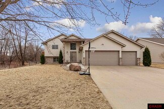 117 117 Connie Ln, Eagle Lake, MN 56024