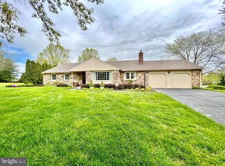 5771 Belmont Manor Dr, Pipersville, PA 18947